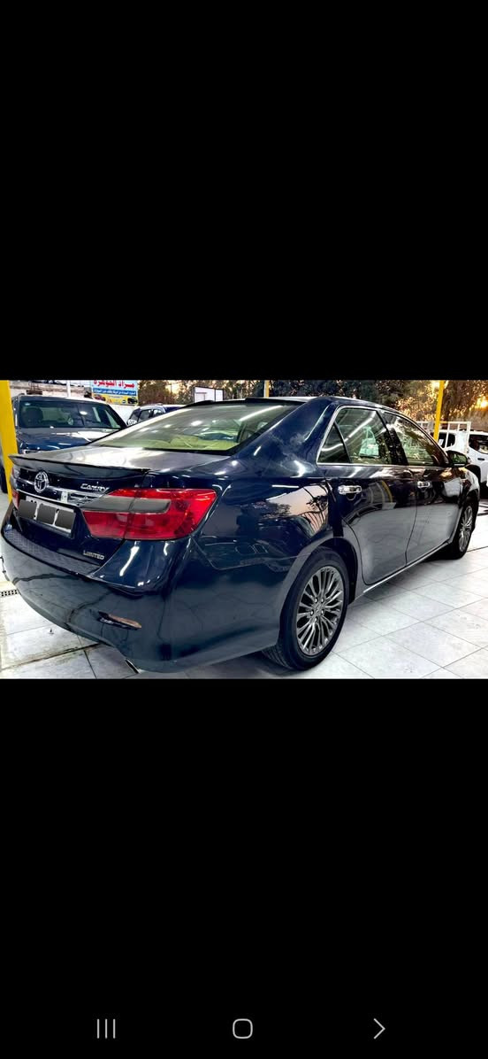سلام عليكم ورحمة الله وبركاته 
عندي تيوتا كامري موديل 2012
خليجيه محرك 2500 4 سلندر
موصفات سياره سلايت طكتين 
كشنات تتفئه وكهرباء تحكم جهتين 
داخل عسلي صاج ملكي اربعه دسك 
سياره عليه ادامه كامله سياره 
تخم تاير جديد اصلي منضومت زينون 
سياره بيه 3 قطع كلير فقط بدون 
دكت جاكوج وبيه جراد بصيط كلش 
فقط مكاني بغداد الدورة اي ستفسار 
الخاص مفتوح او هاذا رقمي 
***********
بيع او مراوس حسب القناعه
