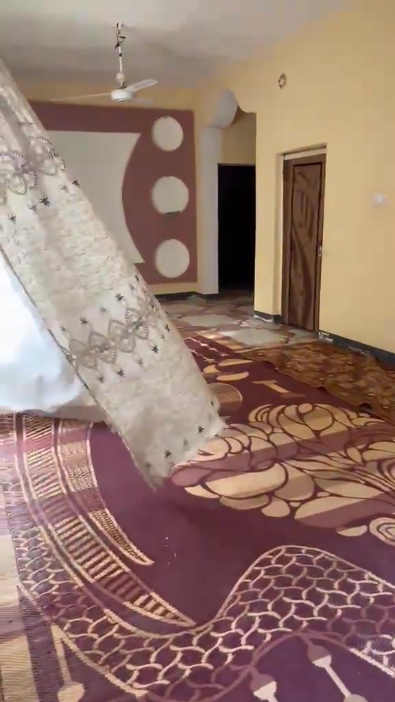 سلام عليكم بيتين البيع بيوت كامله وحديقه الستفسار نتصال على هاذه رقم ***********
