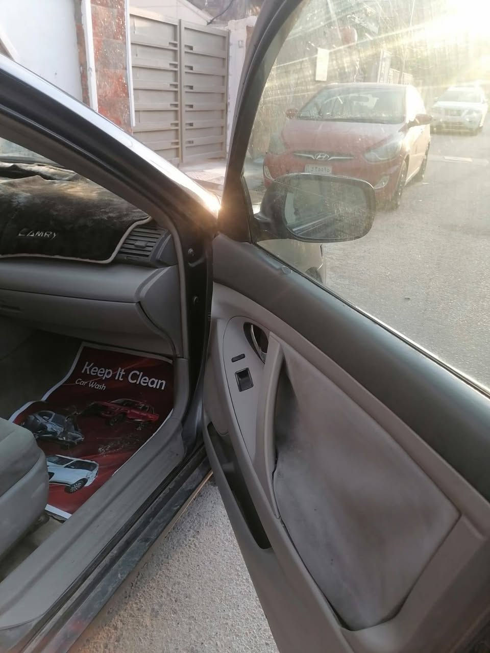 السلام عليكم كامري
2007 رقم بغداد دولي مكينه كير خير من الله مكينه 4سلندر 2400 بجم كبس سويج ريمونت مصبوغه عام جماليه وارد  امريكي حادثه الباب الخلفي الوره فقط تخم تاير جديد صدر خلفي امامي جديد سنويه ل29 تبريد  فقط غاز أيراد نص فول شاشه كامره ماعده الفتحه سياره نضيفه وحلوه و كاعده مكاني بغداد السعر 80 وبيه مجال للطيبين *********** بي واتساب بيع مستعجل
