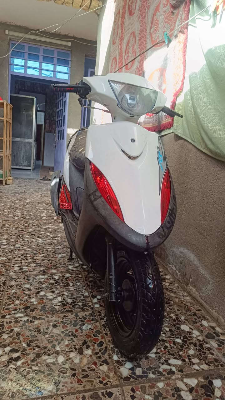 سلام عليكم دراجة ماكس البيع بلادي شلعة معدل فول بيهة صالنصة اف ام عضمات كوسو وياهة صالنصة حلزوني وكفرات اليموني وية البيض سبب البيع ماحتاجهة المكان بغداد الزعفرانية الرقم *********** السعر 650 وبيهة مجال
