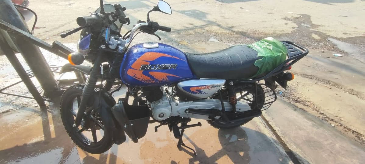 السلام عليكم بوكسر مديل ٢٣ بسمي مرقم انكليزي شرط التحويل كامل من كلشي برغي مامفتوح بيه نقصهه بس الباتري *********** بغداد العبيدي
