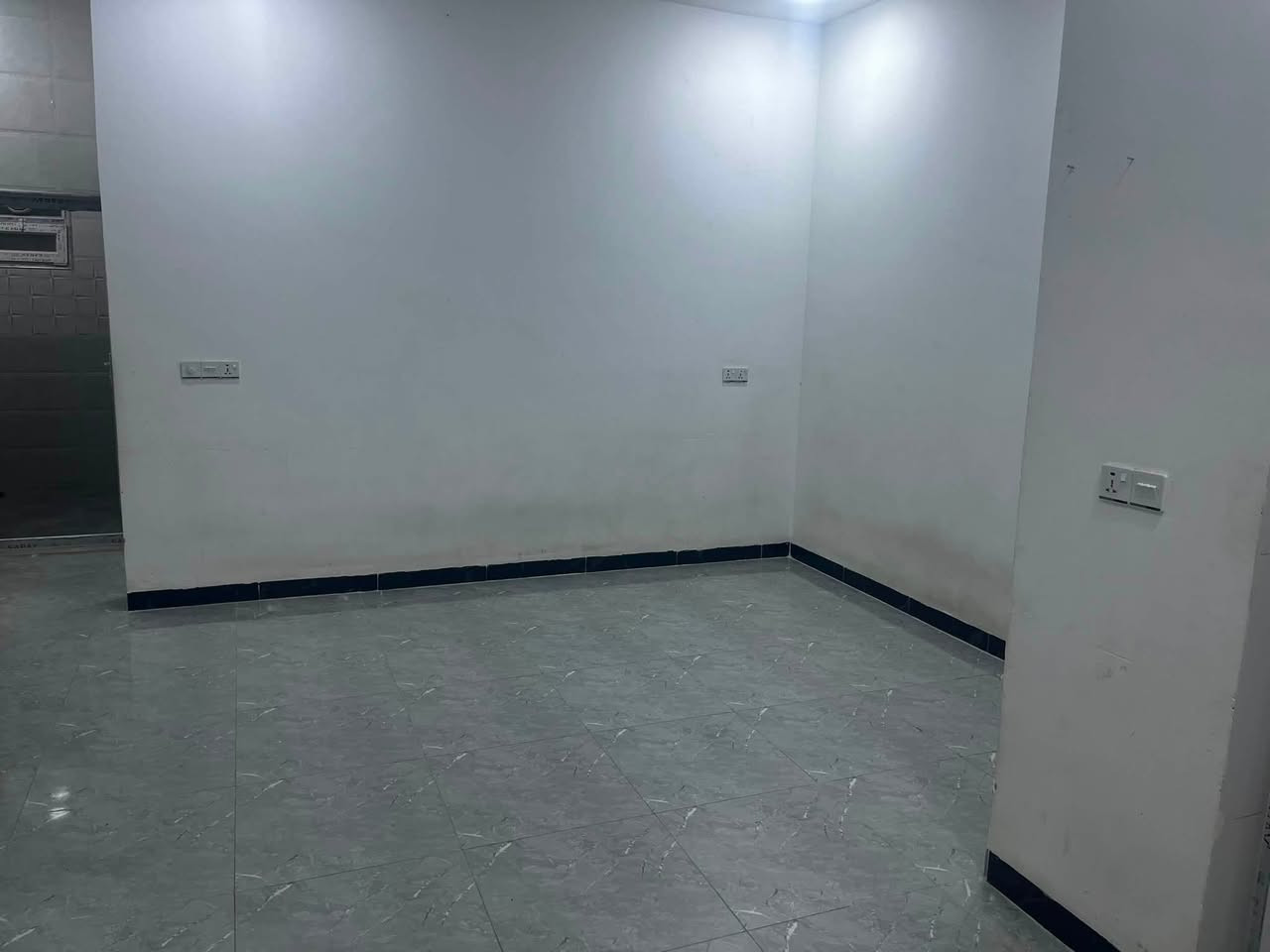 السلام عليكم
بيت للبيع طابق واحد المساحه 125/م

بعقوبه التحرير 
ملك صرف 

السعر 120 مليون 

***********
