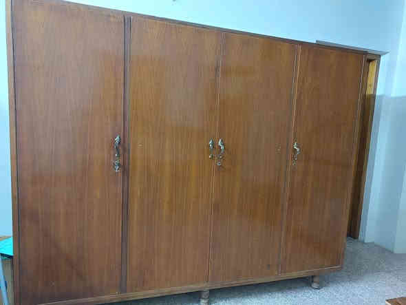 السلام عليكم ورحمة الله وبركاته
كنتور أربع ابواب صاج أصلي وجه وظهر وداخل ، تسگام صناعة الأول ثقيل جدا بسعر  250 مع مجال قليل الف مكاني بالكرادة 
للتواصل على الخاص أو الاتصال
***********
