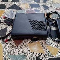 شباب اكسبوكس 360 سلم كامل ملحقات عدا الجوستك بيها شفت عطلان والجهاز كل...