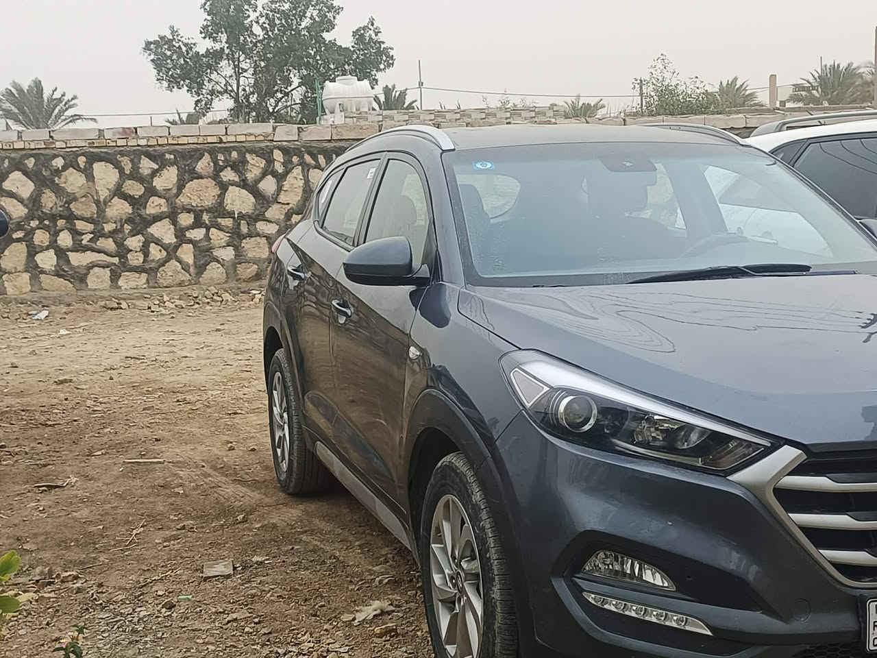 السلام عليكم
توسان موديل 2017 خليجي
السياره خير من الله جاهزه من كلشي مكينه 2000
 ما عدئ بارد بخشم البنيد والجاملغ الايمن بدون دواخل بارد خفيف 
ترايك للبصره مداور ثاني يوم ورقم دولي 
مكان السياره ديوانيه
(السعر140) وبيها مجال بسيط حگ الجيه
***********
