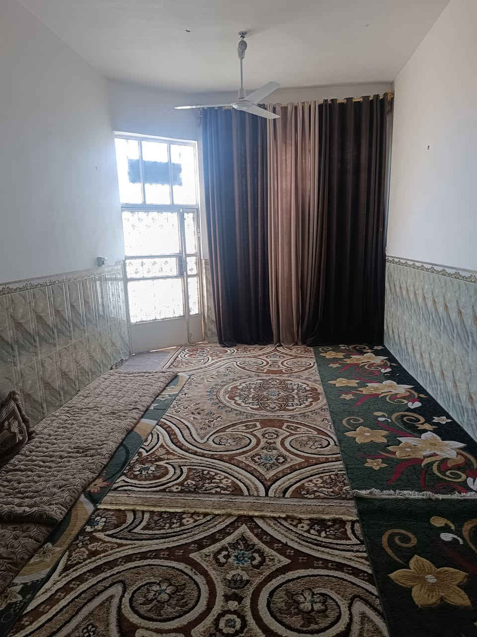 السلام عليكم
بيت طابو صرف زراعي المساحة 300 م حديقه 30 متر ممر جانبي 2 ونص ممر خلف البيت 1 متر استقبال 4x 9 صاله 11x4
مجمع صحيات داخلي 2 ونص في 4 غرفتين نوم 4في 5 مطبخ 4 ونص في 4 مجمع صحيات خارجي البيت كله صب كونكريت 
المكان  حي الزهراء قرب معمل خشب بهاء شارع 8 متر ثاني بيت بالفرع يبعد عن الشارع الرئيسي 20 متر  الشارع المقابل المعرض الاوربي  للاتصال ***********
