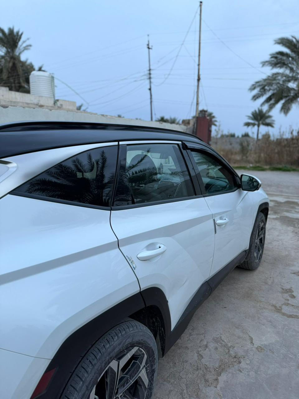 السلام عليكم
 توكسان  موديل 2022  ابيض 🤍
ماشيه 62 الف 

المواصفات LIMITED VIP  1/1 😍
1- بصمة تشغيل 
2- بصمة أبواب لمس دخول ذكي 
3- بنوراما 
4- صندوق كهرباء 
5- كامرات 360 درجة 
( جانبية - أمامية - خلفية ) 
6- كامرات مع الأشارة 
7- السيارة تتقدم وترجع بالبصمة 
8- تبريد تدفئة كشنات أمامية 
9- كشنات جلد لون أسود ملكي 
10- كشنات كهرباء 
11- أضواء محيطية  
12- كشنات خلفية هيتر 
13- مرايات تعتيم ذاتي 
14- أبل كار بلي 
15- أندرويد أوتو 
16- شاشة دجيتل 3 أشكال للقيادة 
17- أشاير ترحيب 
18- أضواء أمامية LED زنون 
19- أضواء خلفية LED
20- قطعتين تبريد 
21- أشارات بالمري
22- گير دگم 
23- شفتات ستيرن وتحكمات 
24- تدفئة ستيرن
25- محرك 2500المرغوب 
26- هاند بريك بصمة 
27- شحن واير ليس 
28- منافذ شحن 
29- أوتو هولد 
30- تشغيل عن بعد 
31- حساسات  أمامية وخلفيه
32- رادار أمامي رادار خلفي رادار جانبي 
33- نقطة عمياء .
الحادث شبر من البنيد فقط 

رقم ديالى 
السعر : 165 $ 
للاستفسار 
***********
