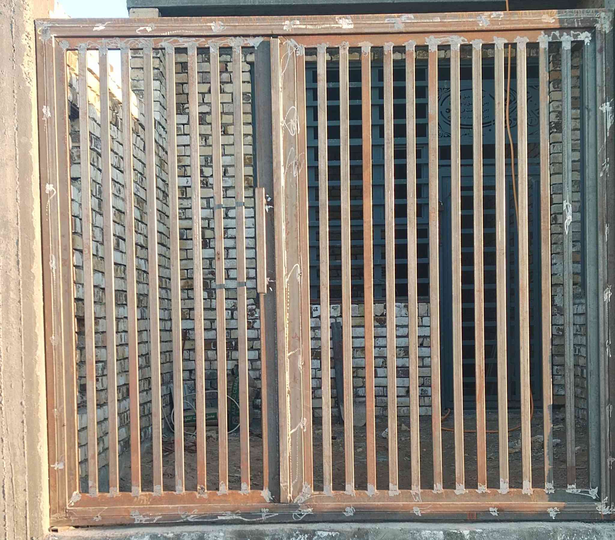 سلام عليكم نعمل لخدمتكم حداد متنقل أبواب شبابيك فريمات سقائف كيسبان
الاسعار
الكسبان سعر المتر 25

السقيفه الكيربي او الچنكو سعر المتر
 عمل فقط 6000 اذا كان مساحه كبيره

الأبواب والشبابيك على القطعه يعني
 اذا حداديه كامله سعر القطعه 50 فقط عمل

باب البيت حسب شكله نتفق

لل استفسار رقمي ***********
بشار الحداد
والرزق على الله
