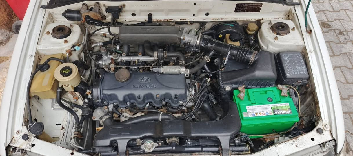 السلام عليكم للبيع هونداي اكسنت مديل 1996 كير عادي كهربائيات شغاله رقم ديالى بأسمنه شرط التحويل كير محرك مكفولات سنتر لوك باتري جديد كلج جديد  جام امامي كهرباء شغال مسجل بلوتوث مكاني بغداد سعرها 27 وبيها مجال رقم الهاتف ***********
