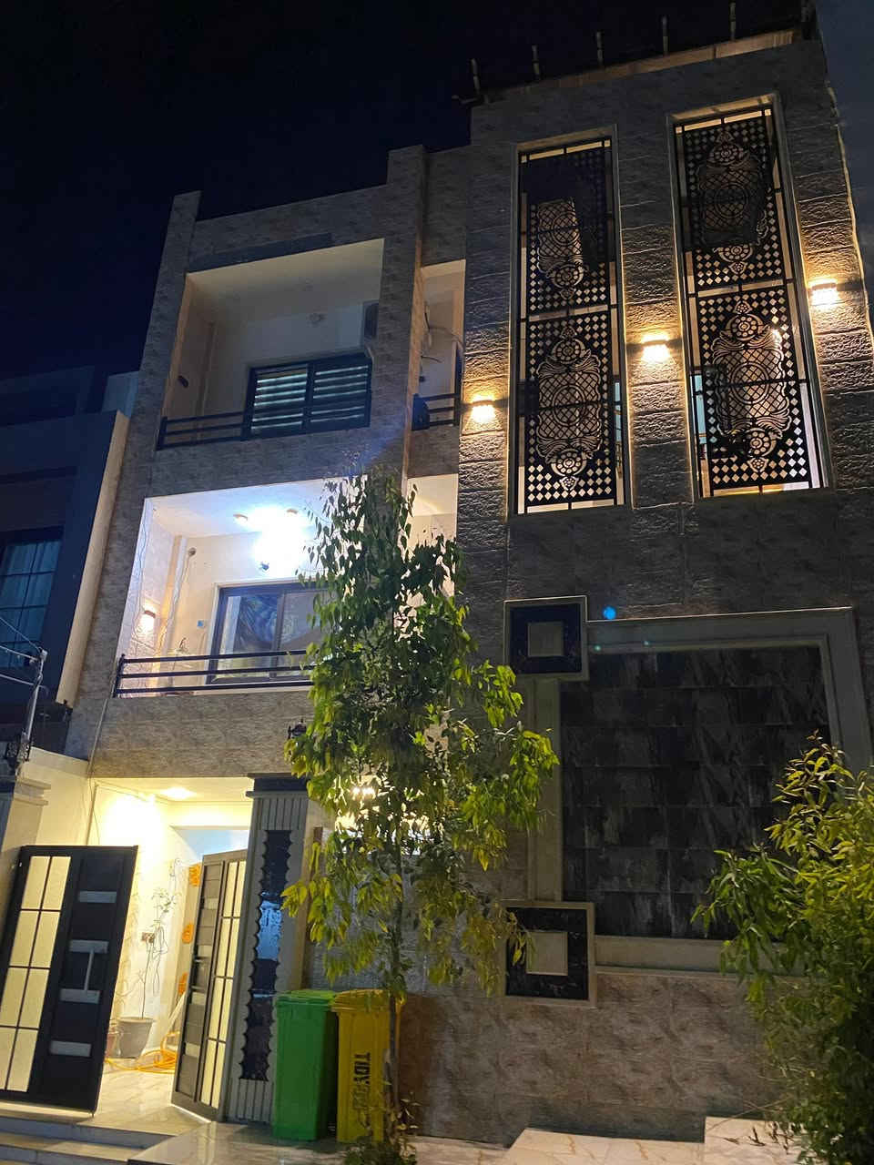 عقارات مهند الطائي 🏛🏛

بيت للبيع 3 طوابق  في حي الفلاح الاولى 

🌏مساحة 100 متر واجهة 8 متر 🌏

سند طابو ملك صرف سكني 

طابق الاول: غرفتين نوم وهول ومطبخ وصحيات 

طابق الثاني : غرفتين نوم وهول ومطبخ وصحيات 

طابق الثالث : غرفتين نوم وهول ومطبخ وصحيات 

السعر 190 مليون

مراجعة #مكتب_مهند_الطائي 🏛
موقع المكتب➿➿في الموصل / حي الوحدة  

التفاصيل الاتصال على الأرقام التالية :_
( *********** )كورك☎️📞
( *********** )اسيا ☎️📞
او ((الاتصال على واتساب او فايبر برقم 
***********))
