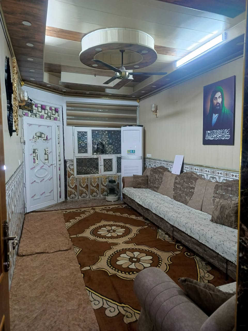 سلام عليكم اخون بيت مساحه 130 معامله تطويب كامله من كل نواحي عنون كاطون رازي شارع  مدارس فرع  ابومشتاق وكيل 60 بيه مجال ***********
