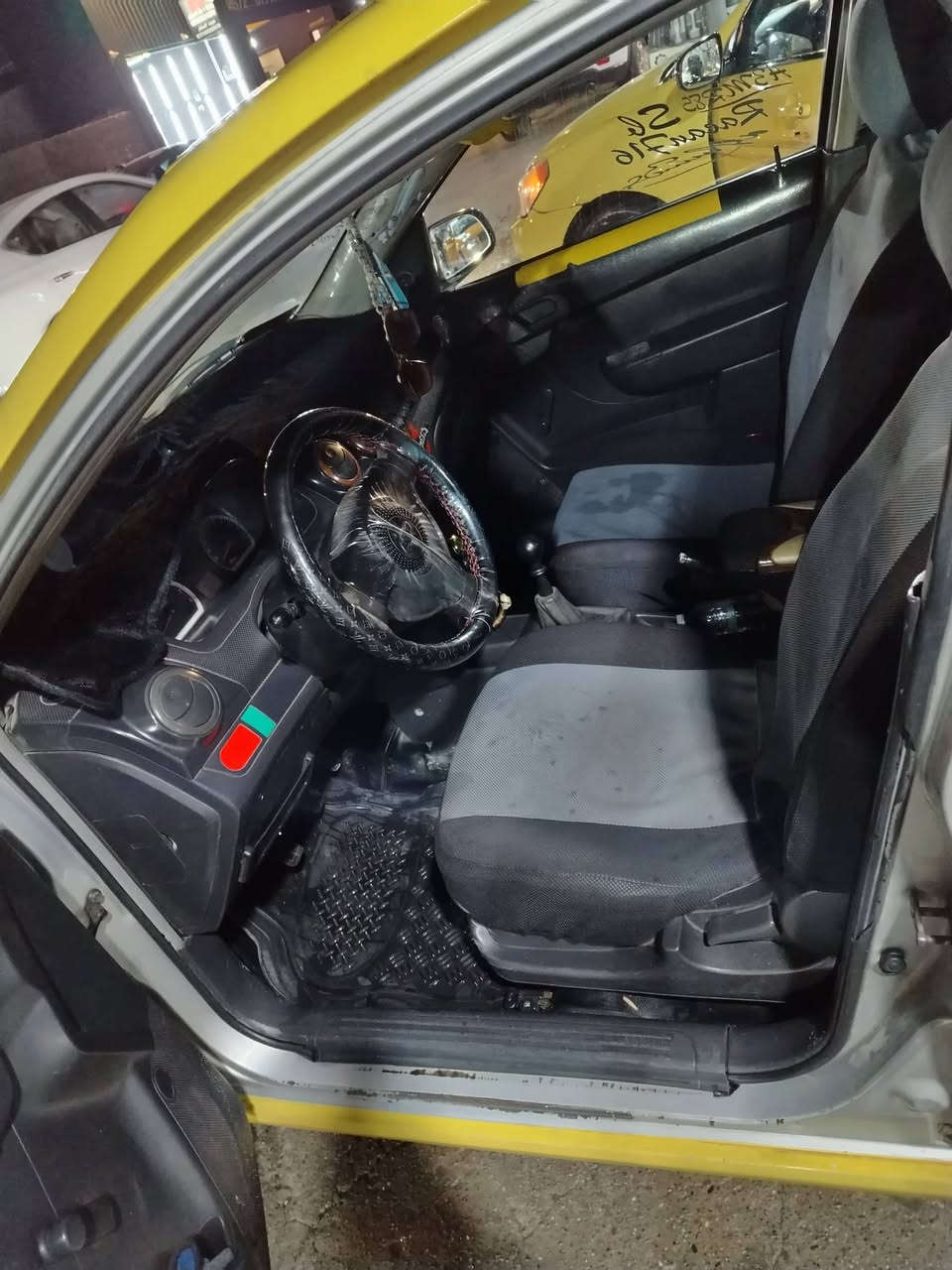 شباب افيو ٢٠٠٧ كوري رقم انكليزي هزه كامله مصفره هيئة وغرامات شرط تحويل ضرر جامله وره ماشر على  وبيها تلكيطات معجون...... تكم وسقف شرط كير نضيف مكينه تنقص فقط كابون بانزين بها جديد سعر 55 وبيها مجال لطيبين رقم ***********
***********
