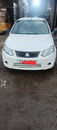 ساينا للبيع موديل 18رقم بغداد بسمي رقم جديد سنويه جديده سياره نضيفه مم...