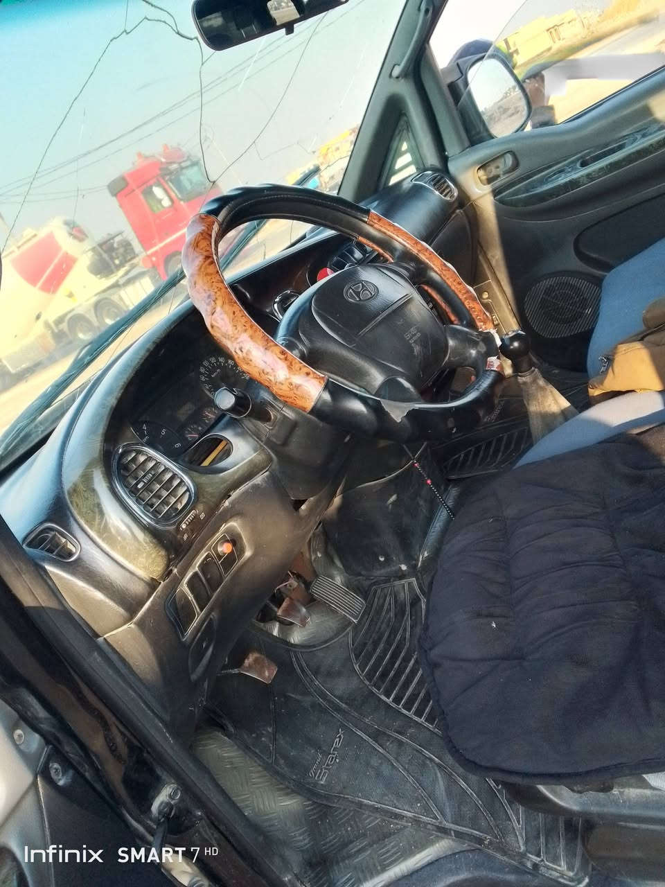 السلام عليكم 
2007
محرك 2700
كير مكينه كفاله 
بيهة الشاصي الامامي جهة السايق مصلح 
بيهة باب وجاملغ صبغ والباقي كفاله 
رقم بابل مصفره هيئه غرامات مصفر 
خطه سنيه دوانيه 
65وبيهة مجال 
باقي التفاصيل اتصل وبيك خير وتدلل 
***********
