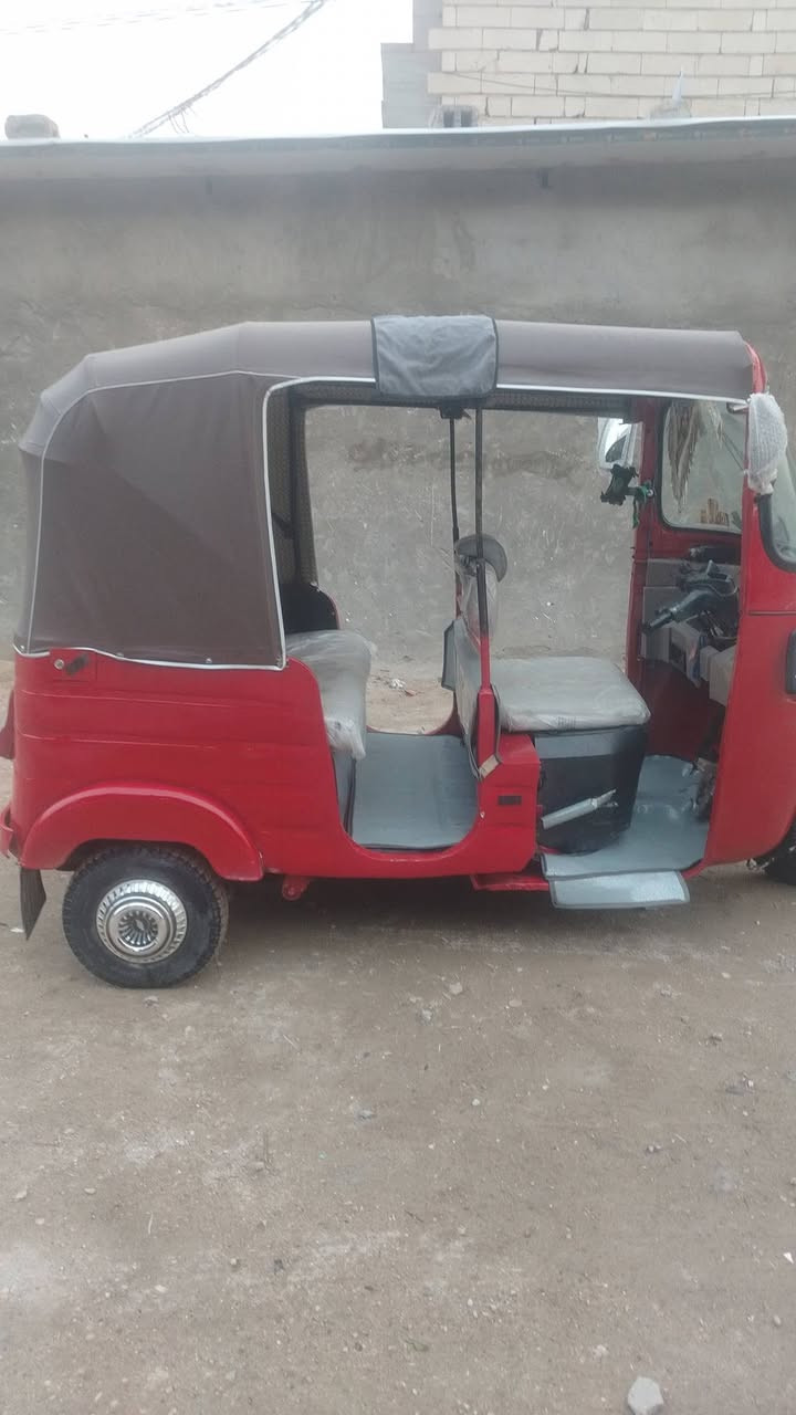 سلام عليكم  تكتك للبيع مديل 18  اوراق   تكتك حلوه كبل للشارع  مكان  كربلاء حي العسكري  السعر 35000  وبيه مجال قليل  ما اجاوب  خاص  هاذه رقمي ودك علي ***********
