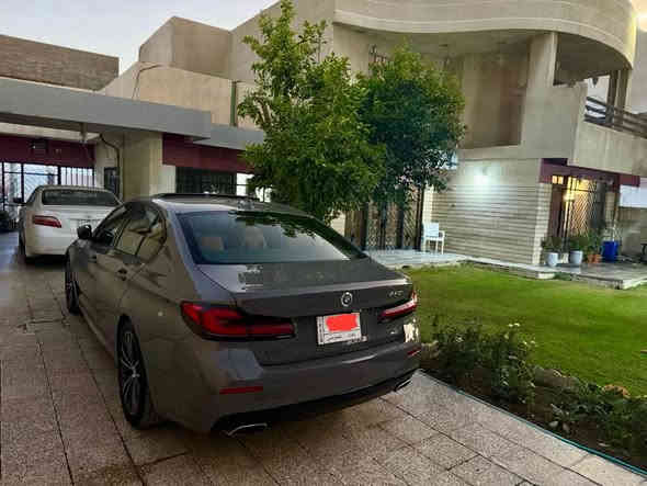 السلام عليكم 
للبيع 

Bmw 530i  

‎موديل 2022 

‎رقم بغداد 

‎محرك 2.0 لتر تون بور تيربو

‎كير ومكينه وحداديه وتخم تاير كله مكفول برغي

‎بدون اي نقص 

‎ماشيه  80 الف 

‎علية كت ام بكج اصلي

‎شباك امامي لد 

‎فول مواصفات 

‎حجم محرك 4 سلندر توين بور توربو

‎فتحه سلايد روف

‎مري شفط مع اشاير بالمري

‎مرايه جانبيه والوسط نوع Auto Dim

‎تشغيل بصمة

‎لون سمنتي 

‎دواخل قرميدي 

‎4 ابواب بصمه 

‎ماوس للتحكم

‎كشنات اماميه كهرباء هيتر

‎كاميرا خلفي 

‎حساسات خلفي و امامي 360 درجة 

‎كشنات جلد 

‎لايتات عدسة زينون 

‎بك لايت ليد 

‎داخل 12 لون متغير

‎حساس مطر اتوماتيك

‎رادار مرايا امامي و خلفي

‎تبريد قطعتين 

‎مرايا كهربائية

‎هاند بريك كهربائي

‎لايت عدسه متحرك مع الستيرن 

‎‏Auto hold

‎نظام ECO pro

‎نظام Comfort

‎نظام Sport

‎نظام sport plus

‎حادثها : خشم البنيد فقط اخت الكلين السياره ايرباك دركه فقط   

‎مكاني بغداد - العامريه 📍

سعر 365

‎ 

***********
