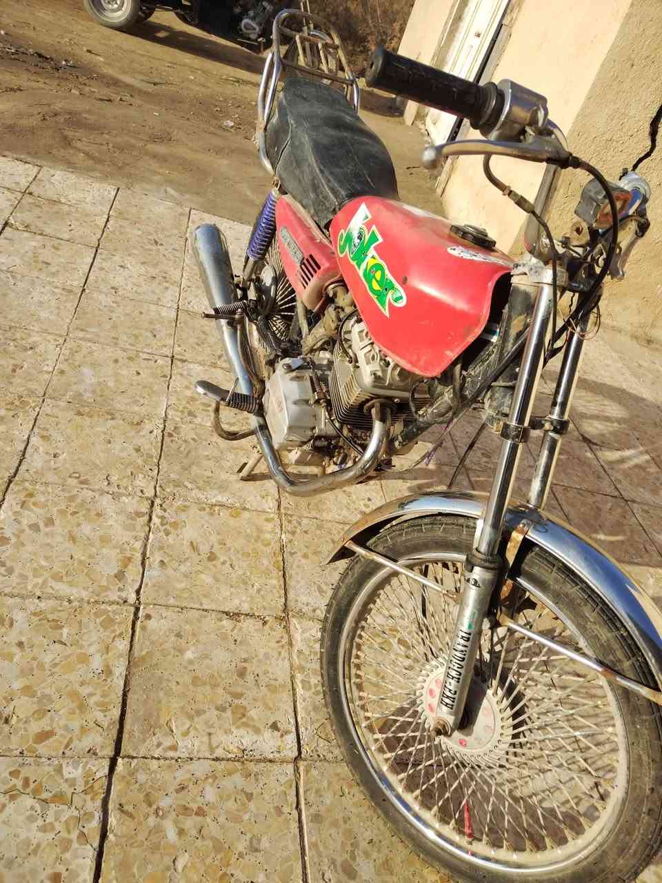 السلام عليكم دراجه للبيع كلك 250 بيها مجال ***********
