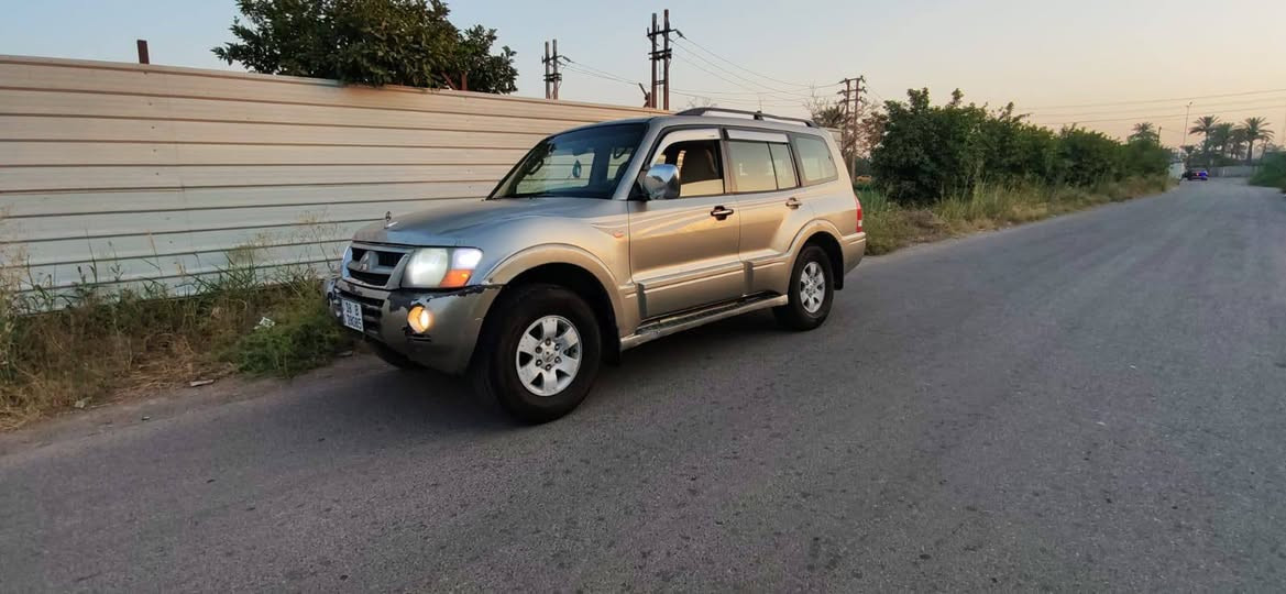 السلام عليكم باجيرو البيع موديل 2003 رقمه بابل بسمي  محور مكينه بطه 300 مكينه وكير جدد تبريد عاطل  سياره بلاديه مابيه صبغ ولا ضربه مال جناي تخم تاير مابيه نقص ترايك وين ميعجبك سعر 70 عنواني بغداد زعفرانيه وهاذ رقمي***********
