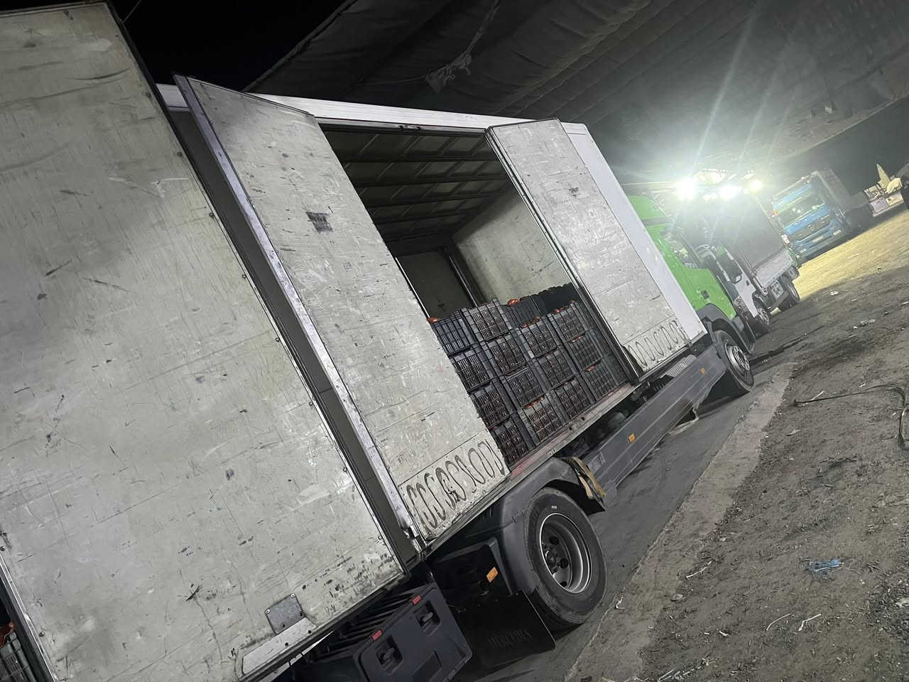 سلام عليكم بدي اتيكو بوكس للبيع ابواب مسرحي تنفتح كلهن الاصفاح
الارتفاع ٣ متر 

الطول ٧،٢٥ 

مكاني بغداد حي الخضراء ***********
