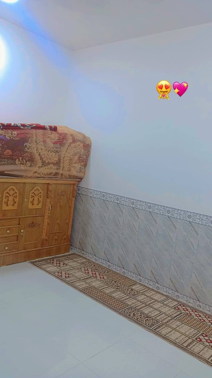 سلام عليكم يوجد لدينا
بيت طابو مساحته 150 
بناء طابوك صب كونكريت لارضيه والسقف ..بناء جديد 
العنوان الشافعيه قريب مدرسة باقر العلوم 
 بي غرفتين وصاله ومطبخ وحمامات وبراني 
للاستفسار ***********
