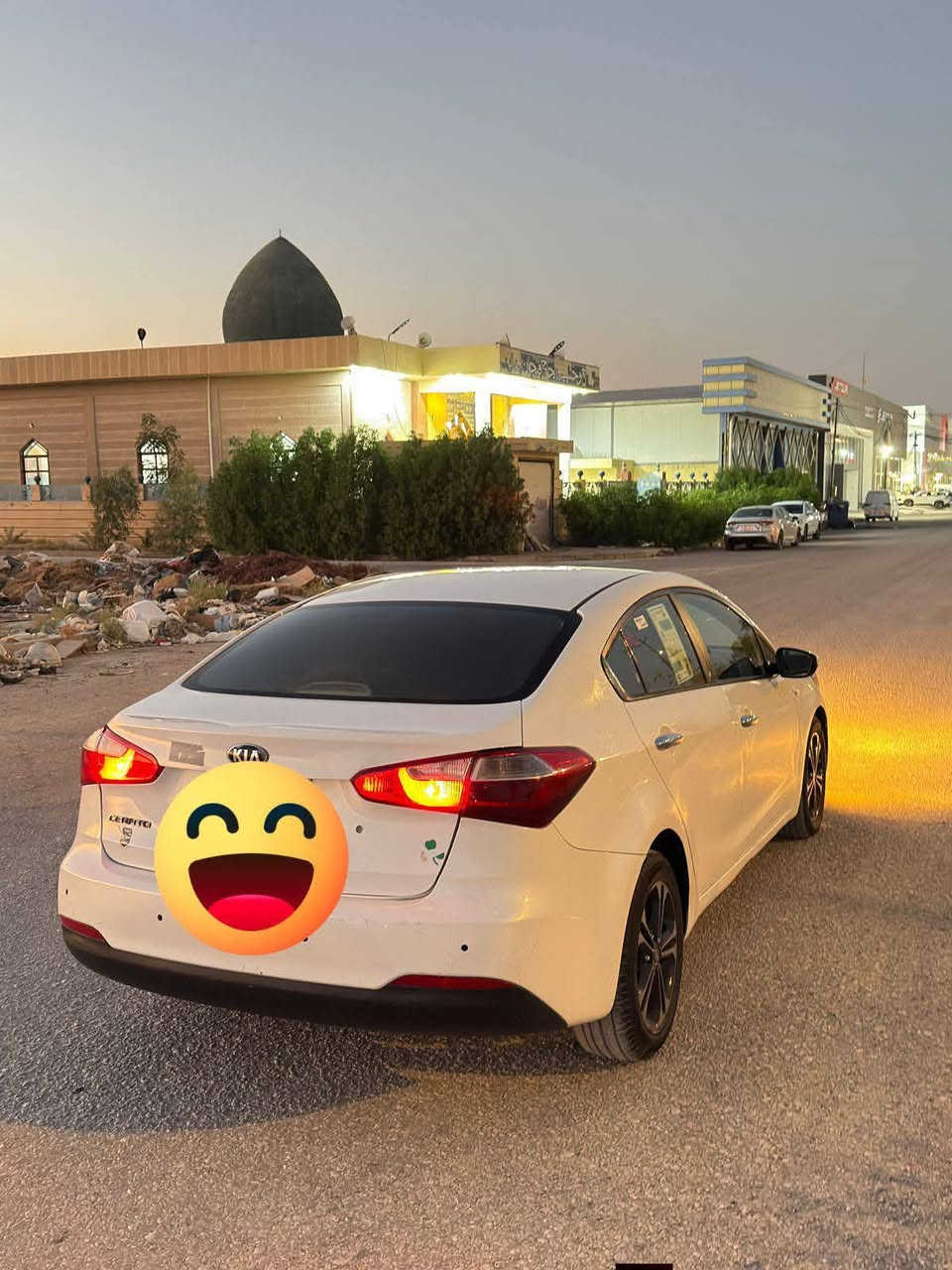 السلام عليكم للبيع سيراتو موديل 2015 رقم اربيل مكفوله من ضربه بيها بارد وبيها شبر شويه صبع بين الباب ولجاملغ ولباقي كفاله عامه كفاله كير مكين حداديه تبريد كله كله نضيف سعر 100بيها مجال مكان نجف للتواصل ***********

