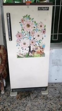 ثلاجات للبيع عطلانات ثين ٧٥الف بغداد ٠٧٧١٢٠٥٣٧١٥