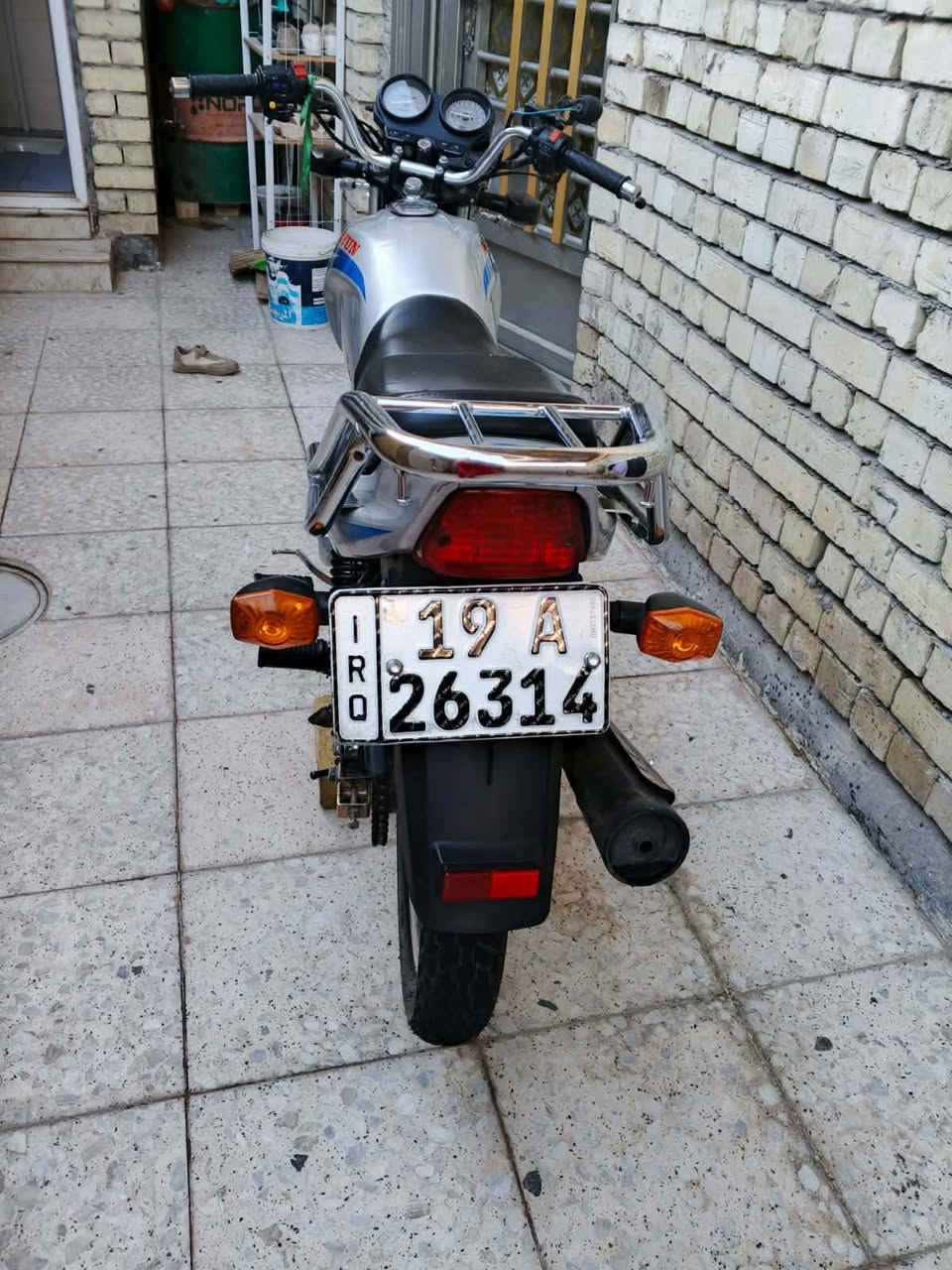 السلام عليكم دراجه دايون للبيع 2023 دراجه حلوه ونضيفه كامله من كلشي ومكفوله من كلشي مرقمه وكامله بسمي مكاني كربلاء ***********  باقي التفاصيل اتصال السعر مليون750  وبيه مجال
