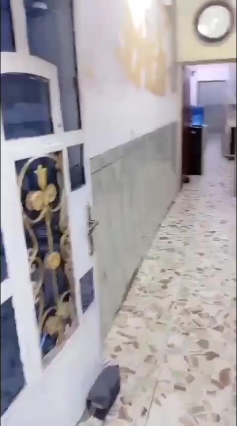 السلام عليكم نصف قطعه للبيع  الموقع بغداد مدينه الصدر قطاع ٦٣ أقرب نقطه مدرسه الثوار السعر ١٢٠ مليون وبي مجال  *********** للاستفسار مراسله واتساب
