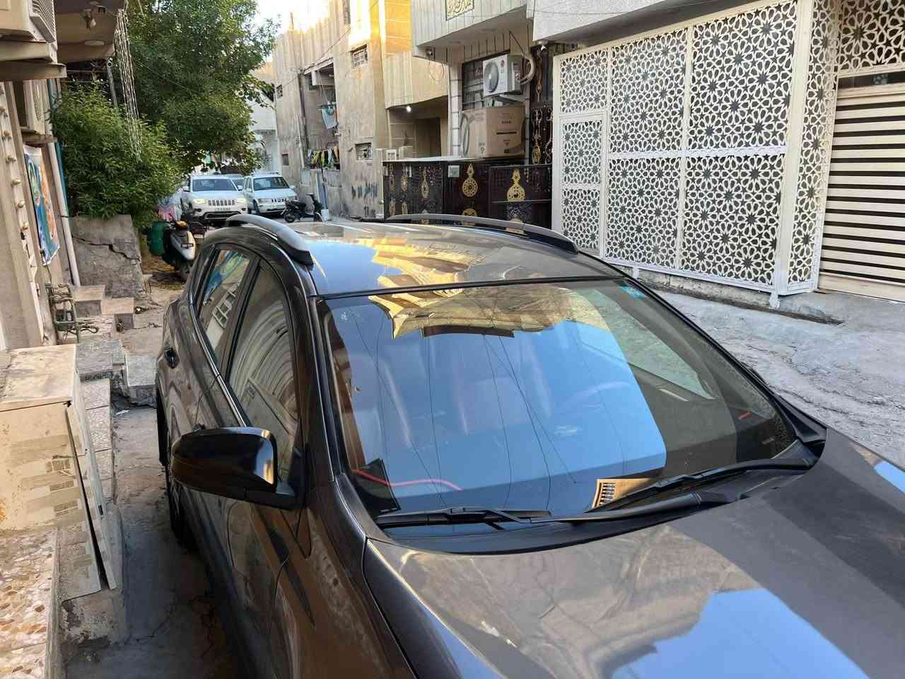 السلام عليكم راف فور وارد جاملغ وبل عراق الباب من جوه شخط فقط وصلحت سياره جديده بمعنى الكلمة الاتصال على صاحب السيارة 
*********** بغداد, العراق
