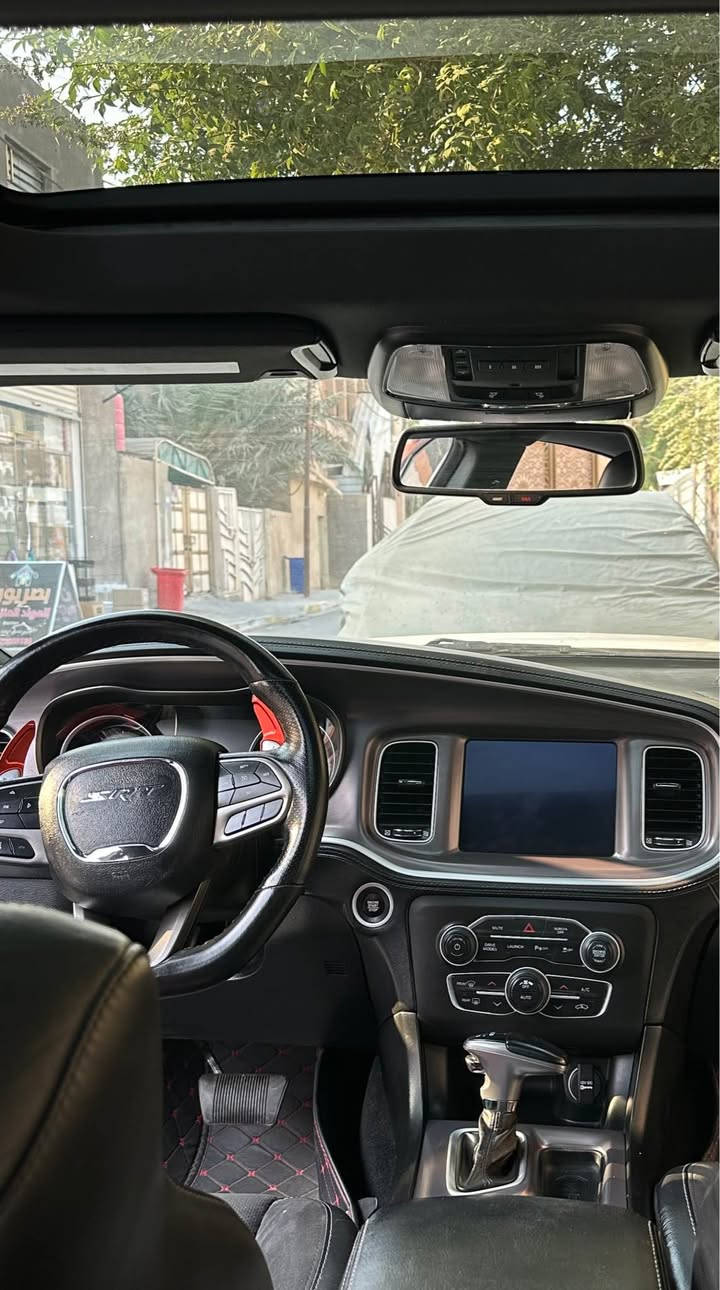 Wide Body ( Scat Pack ) دودج جارجر فول فتحه
الموديل: [2021 ] رقم بغداد 
المحرك: [V8 / 6.4]
الكير: [ أوتوماتيك ]
الممشى: [29 الف ميل ]
اللون : [ ابيض ]
الحالة: [ السيارة ضررها موضوح بالصوره المدكر بس مبدلة]

[ المواصفات ]
- فتحة سقف
- فجوج بريك بريمبو أمامي 6 بستم والخلفي 4 بستم
- تشغيل عن بعد + بصمة تشغيل
- شاشة كبيرة
- كاميرا + كار بلي
- سستم سماعات ( هارمن )
- مقاعد جلد + الكنتارا
- مقاعد كهربائية
- مقاعد خزن ميموري
- مقاعد تدفئة + تبريد
- السيارة فوووول مواصفات عدا الرادار
[ الاضافاات ]
فيت بم ريسنك + بلكلات ريسنك + كاج كان
محرك وكير برغي مامفتوح بيهم السياره استخدام شخصي ماداخله استعراضات نظيفه وكلش معتني بالدهن والمحسن
السعر 343
للتواصل واتس اب او اتصال
***********
الشراي يتصل كل التفاصيل مذكوره مع صوره الضربه مامتواجد ع الفيس Singapore
