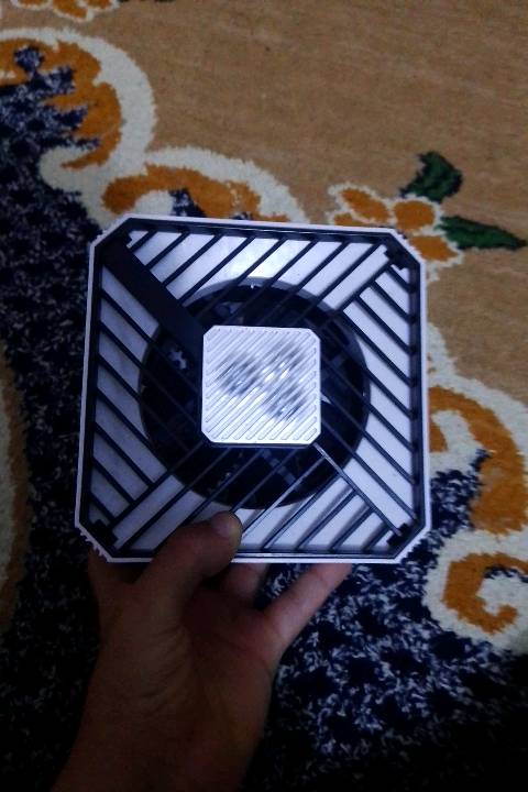 مبردة صغيرة مستعملة شوية لمس بيها عيب واحد وهو انو بس تدورلها واير يم المصلح (الرقم واتساب)