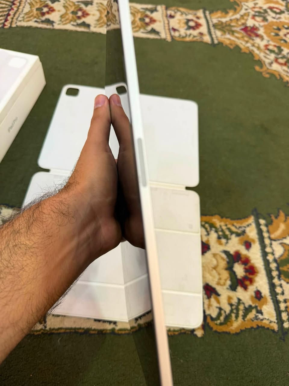 السلام عليكم …
تحية طيبة :
آيباد برو m4
أنش 13
ذاكرة 512
بطارية 99🔋
دورات شحن 104
استخدام جداً قليل 
نظافة مثل ما موضح نظيف الى درجة بي طخات بسيطة 
ويا حافظة الأصلية هدية سعرها (270)
السعر ١٤٠٠ 
العنوان بغداد شارع حيفا
رقم هاتف ***********
