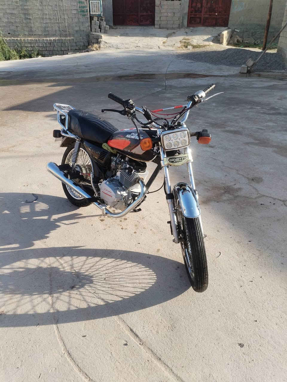 سلام عليكم شباب دراجه لبيع خمس كير سلف شغالل موديل 2019 السعر 350وبي مجال او مراوس بدراجه اربع كير نزلولي صورهن ب التعاليق الاتصال على رقم *********** مكاني جلولاء
