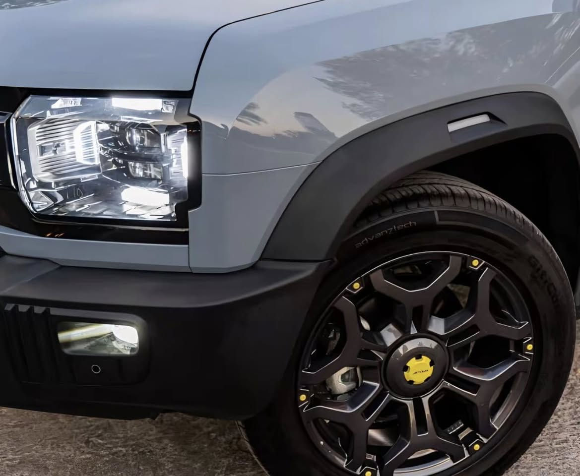 جيتور T2
الموديل: 2025 (هارلم)
مكفوله من ضربه وبارد
على وضع شركه

العداد: 21 الف كم 

رقمها اربيل تحويل او وكاله  مباشر بسمي

المحرك: 4 أسطوانات L 2.0 تيربو 254 حصان 

عزم الدوران (نيوتن-م): 390

ناقل الحركة: اوتوماتيكي دبل كلاتش من 7 سرعات

نظام الدفع: نظام دفع رباعي متطور 

الضمان الأساسي: 6 سنوات وعداد كيلومترات مفتوح

ضمان المحرك: 10 سنوات او 1،000،000 

بعدها داخل الضمان و الصيانة كلها داخل الشركة 

السياره فول مواصفات على اخير 

مكانها بغداد العطيفيه
استفسار :
***********
