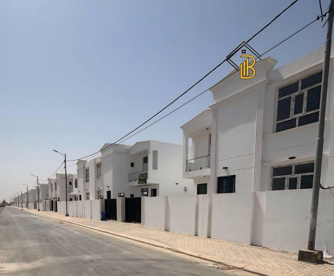 🏠دار سكن للأيجار … للأيجار …فقط
__
⭕العنوان: مجمع دور القضاة
  ⭕يقع خلف الشارع العام 
__

♦️المساحة : 400م²♦️
----------------
تفاصيل الدار 🏠
___
🌿غرف نوم عدد 4
🌿صالة  عدد 2
🌿مطبخ
🌿استقبال 
🌿مجمع صحي عدد 3 
____
للأستفسار الاتصال على📲
قسم الايجارات 📠
***********
