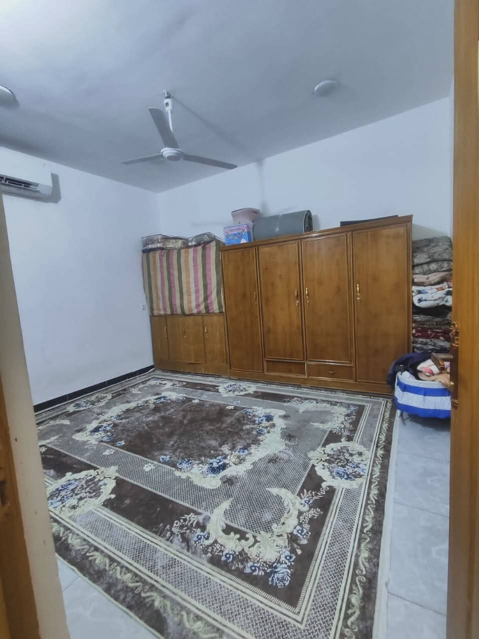 سلام عليكم 
بيت 100 متر زراعي سند 25 
بناء حديث قاط ونص 
عنوان دوانم الري والشرطه الخامسه 
شارع الواثق 
السعر /75 
للاتصال
 ***********
