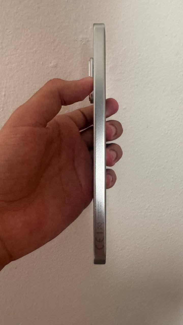 للبيع او مراوس
📱 انفنكس GT 30 Pro

🔹 مستعمل نظيف جداً
🔹 كامل الملحقات ✔️
🔹 الذاكرة: 256GB
🔹 الرام: 12GB + 8GB رام افتراضي
🔹 المعالج: Dimensity 8350 Ultimate (وحش فئة الألعاب)
 يشتغل 120 فريم ثابت 🎮
🔹 الشاشة: AMOLED
🔹 التردد: 144Hz
🔹 الكاميرات:4k 60fps 
  📸 108MP + 8MP
  🤳 13MP
🔹 البطارية: 5500mAh
🔹 الشحن:
  ⚡ 45W سلكي
  ⚡ 30W لاسلكي
🔹 إضاءة خلفية RGB Gaming 🔥
🔹 شفتات  للألعاب 🎯
🔹 سماعات ستيريو 
للمراوس حسب القناعة
السعر خاص


**إذا كنت صاحب هذا الإعلان وتريد حذفه لأي سبب، رجاءا أرسل رسالة إلى الدعم الفني**