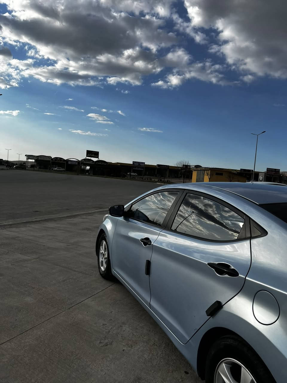 هوندا النترا موديل ٢٠١٢
سياره كه له ك لاو و پاقژه  

قطعه و نيف صبغه و ايك تبديل شريكه

بئ داخلي و بئ ايرباك سينك و بشت كه بس  

گير مكينه وتحويل و غرامات هه مي بشه رتن 

رقم نيه سنويا بسه رفه جوي 

سياره بئ مسرفه

سعر ٩٥ ومجال 

***********
