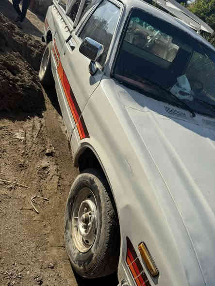 السلام عليكم تويوتا للبيع 
موديل 1982 
مكينة كير شرط لاتنقيص ولا تبخير 
بدون خياس 
صدر جديد 
سنوية بسمنا تحويل بنفس اللحظة 2030. هزة جديدة 
السعر 35 
هاتف ‭0776 166 7762‬
