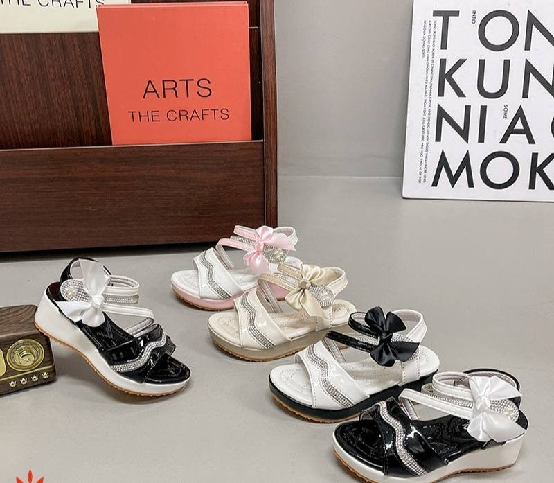 #جديدنا 🔥🥇

خلي إطلالتك غييير من عند يوني للأحذية والحقائب 
القياسات داخل الصوره عنوان فرعنا الثاني الزبيديه شارع الصيدليات مقابل عياده دكتور


**إذا كنت صاحب هذا الإعلان وتريد حذفه لأي سبب، رجاءا أرسل رسالة إلى الدعم الفني**