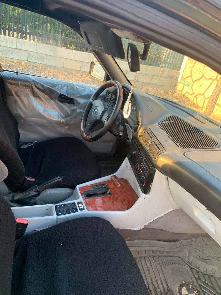 سلاو هاوڕێیان
BMW 520 مەکینە سەقەر دەبڵ دیجیتاڵ مۆدێل ١٩٩١ تەبرید
 ساردو گەرم بەشەرت ٤ جام کارەبا هەموو گیانی ئیش ئەکات
سەناوی پلاستیک بە شەرت
٢٢$
شوێن سلیمانی
*********** WhatsApp viber السليمانية, العراق
