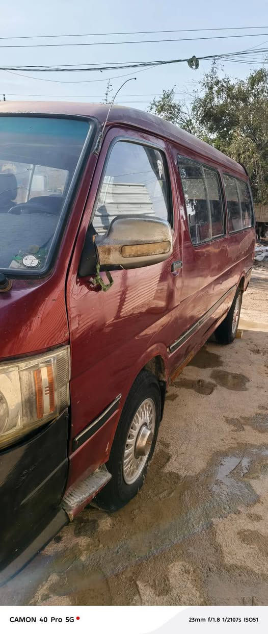 سلام عليكم  فتون 2010 لا ضربة ولا صبق رقم السيارة ديالة السعر 35وبيه مجال رقم الهاتف***********
