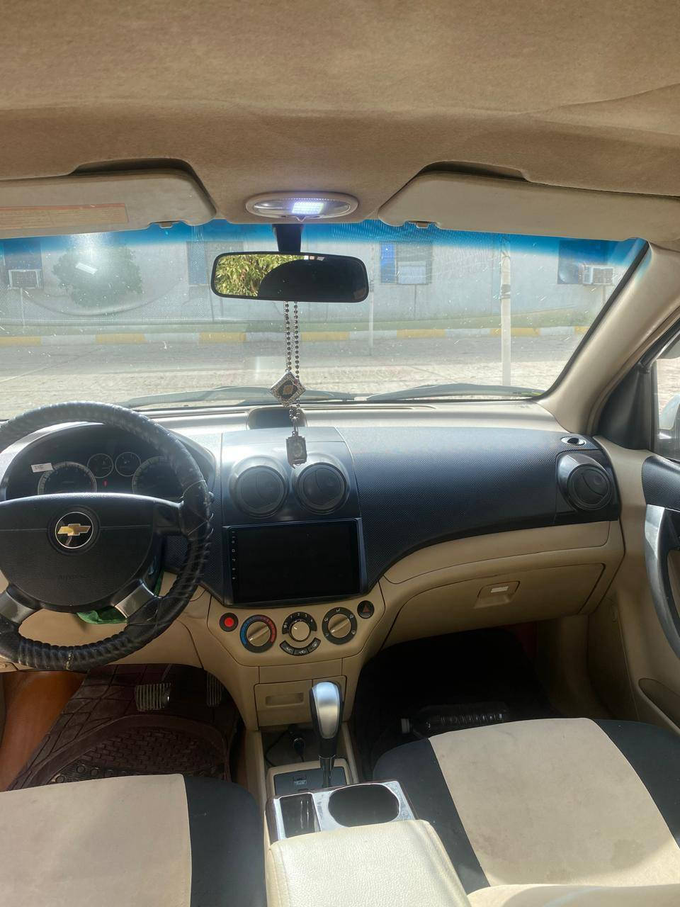 للبيع افيو 2011شركه عامه سعر 70رقم ***********
