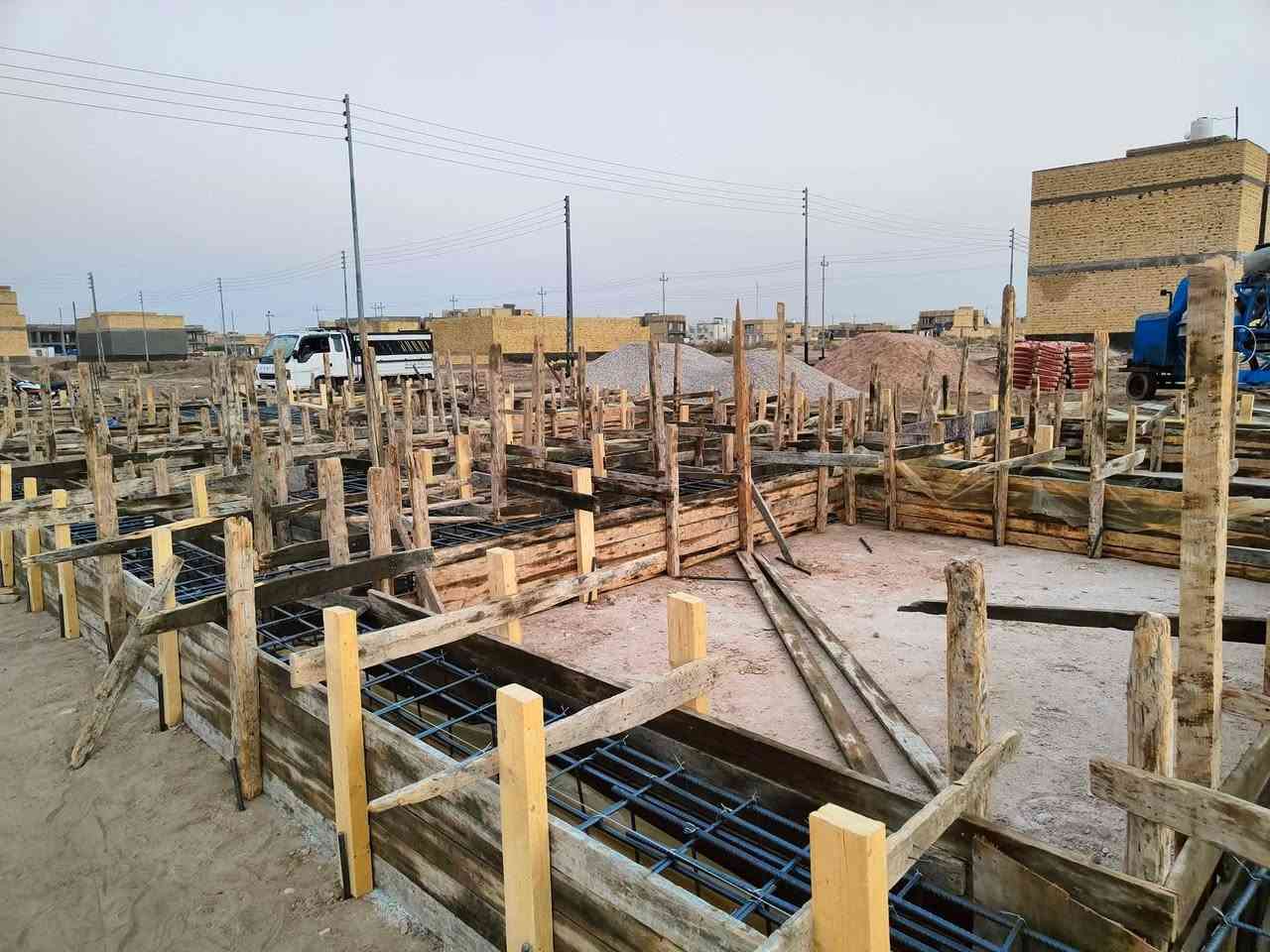 اللهم صلي على محمد وآل محمد 
جزء من عملي
 نجاره تسليح صب 
***********
