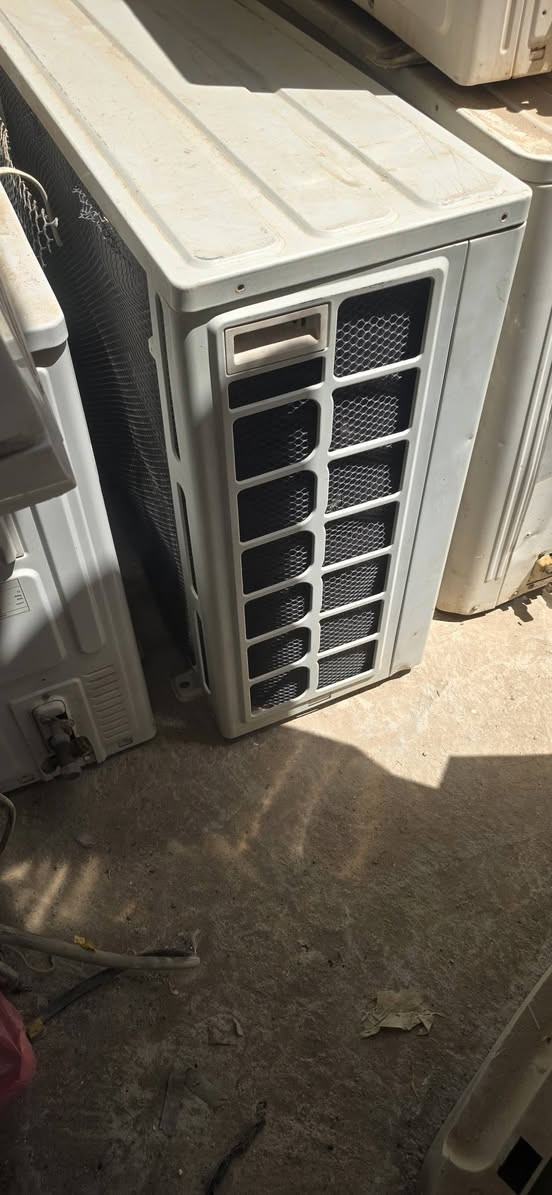 قطع حارة وقطع باردة طنين وطن ونص وموجود ٣ طن  شرط شغل وتبريد وضمان موجود 
عنوان
شطرة الحولي فرع محطة الكهرباء الجديدة مقابيل حسينية حامي الشمال((نبي الرحمة)) داخل الساحة***********
