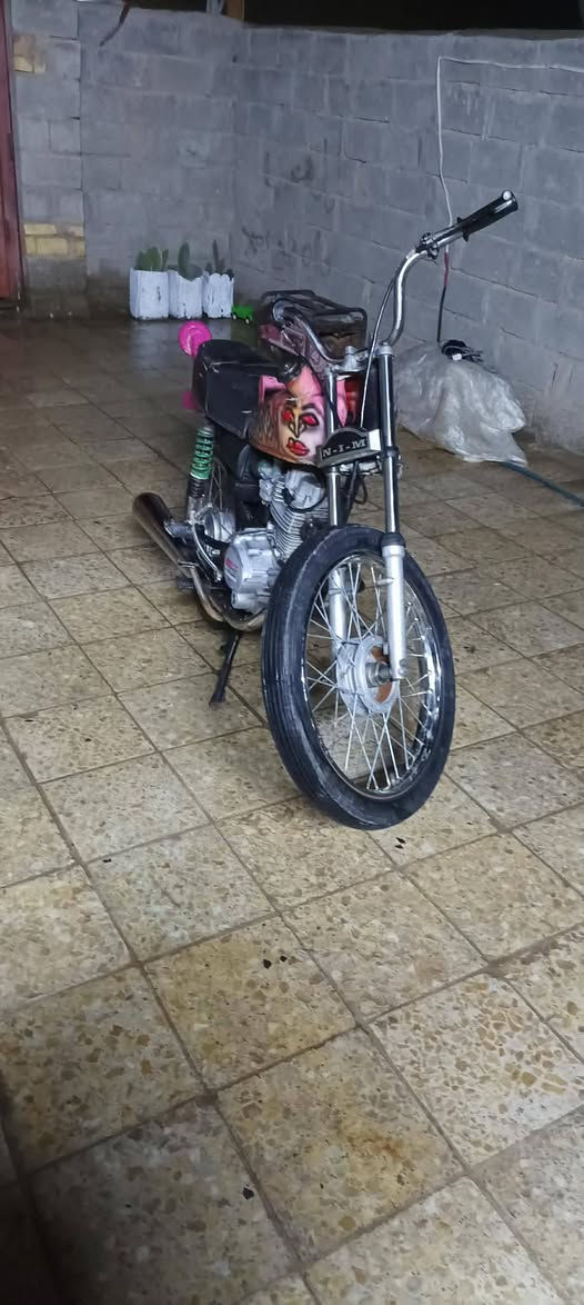 السلام عليكم دراجه ايرانيه كلك كلك للبيع موديل 2017السعر 350وبيه مجال


**إذا كنت صاحب هذا الإعلان وتريد حذفه لأي سبب، رجاءا أرسل رسالة إلى الدعم الفني**