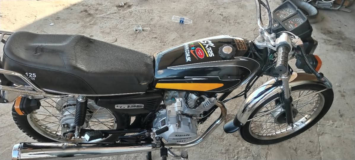 سلام عليكم دراجه البيع كلك نضيفه ماعيزه شي سعر 450 مكان نجف رقم صاحب الدراجه  ***********
