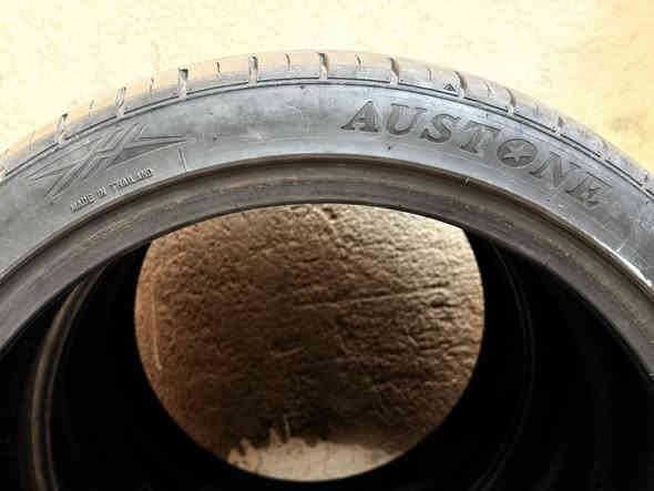 للبيع قياس 225/40 R18
التواصل الاتصال على الرقم 

*********** واتساب فقط
العدد 3 اطارات تفصيخ مال سيارة وارد
