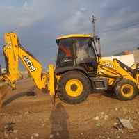 لبيع حفاره ٢٠١٢  ٠٧٧١٨٦٩٦٢٠٧