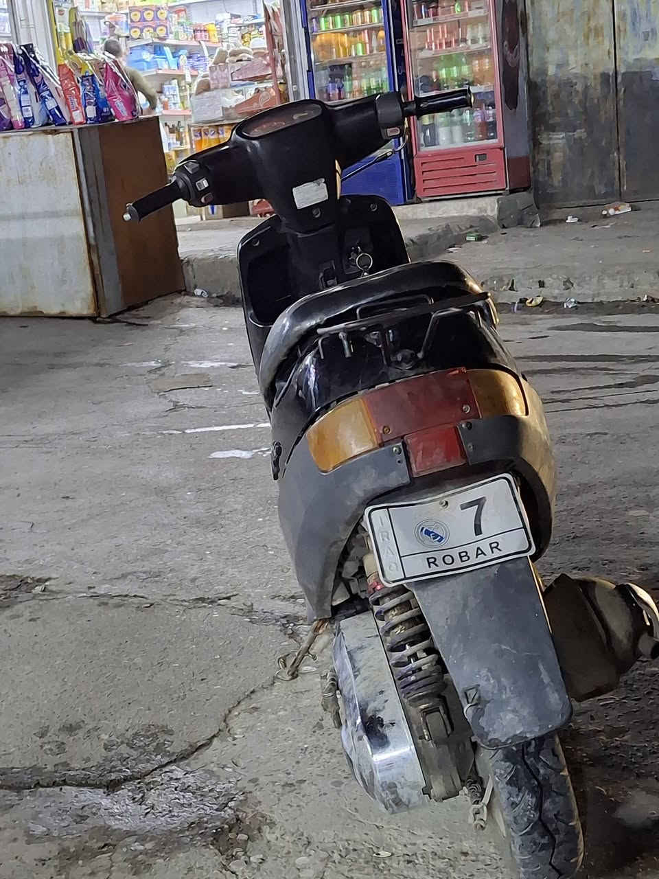 ماطور بوتين ٦٠
مكينه شرط ما مفتوحه
شاصي شرط 
انطيك معدل وشلعه شرط 
ماطور كشرو ما بي شخطه
وايرمنيه كلو شغاله سلف اشاير هورن 
ماطور ما تصرف عليه ربع  
تك سكريته ما دبل 
قطره اكسن ما بي 
قفل ستيرن 
السعر ٣٥٠ وبي مجال 
***********
